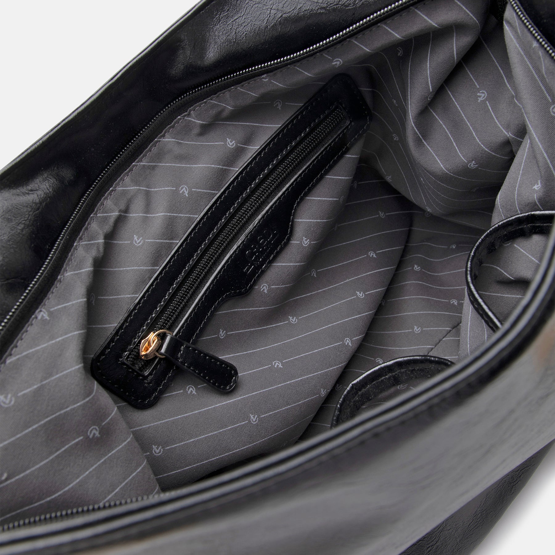 Paolina Hobo schwarz