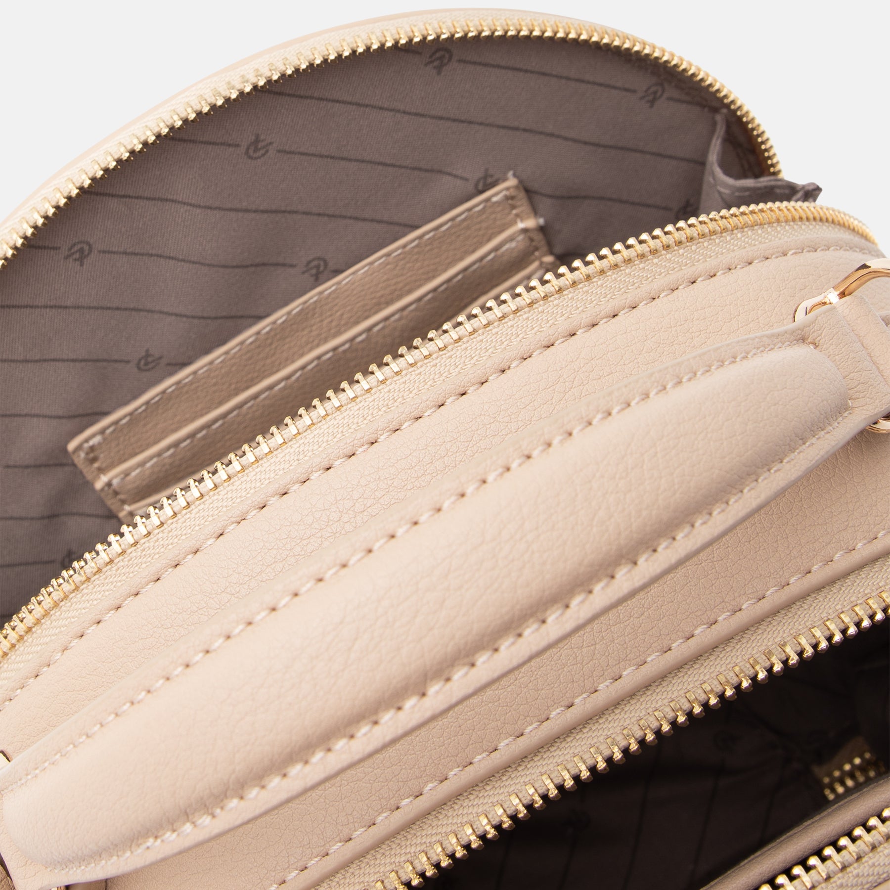 Umhängetasche desert sand Roxana Serie - L.Credi Munich