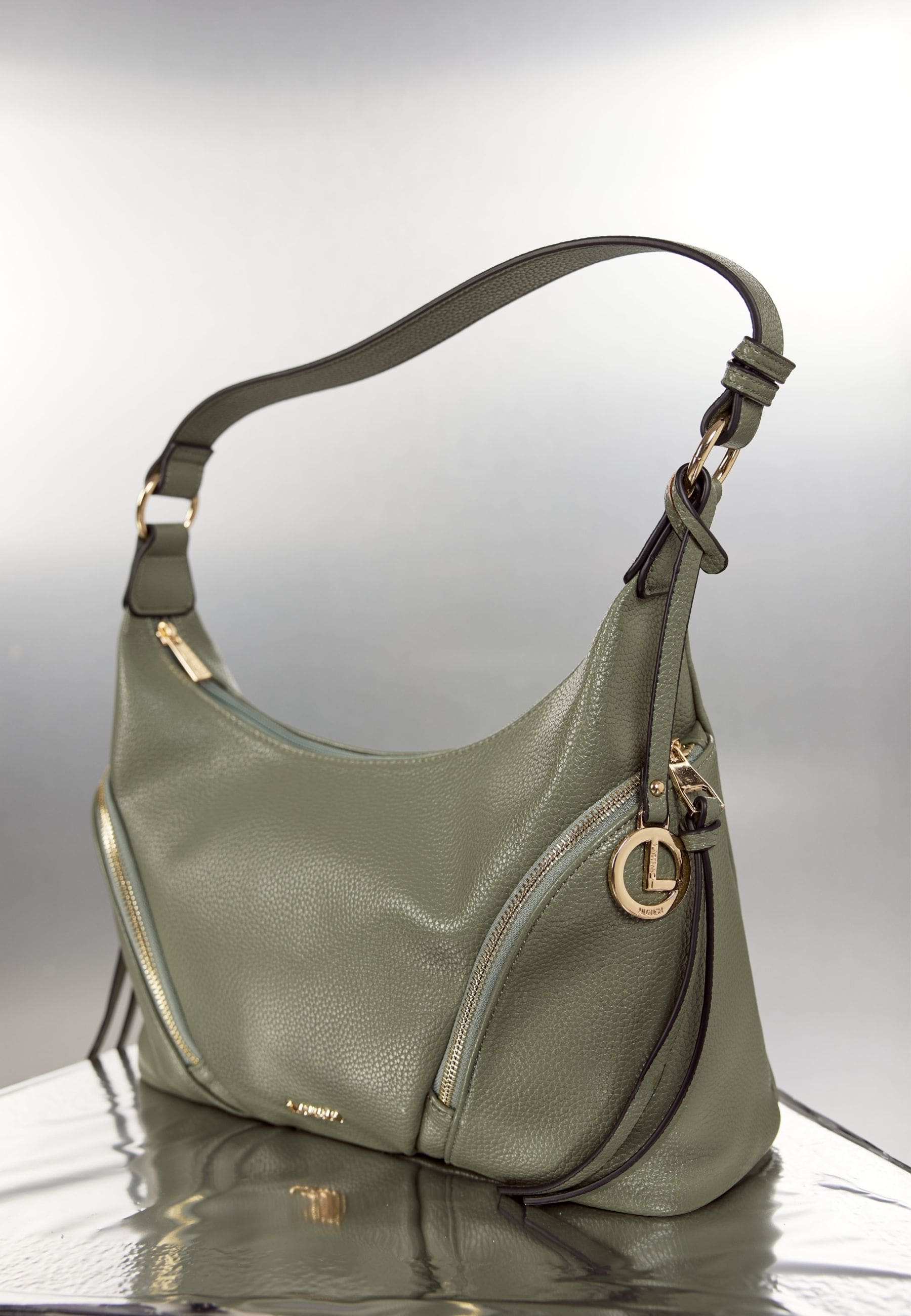 L.CREDI Munich Larina Hobo