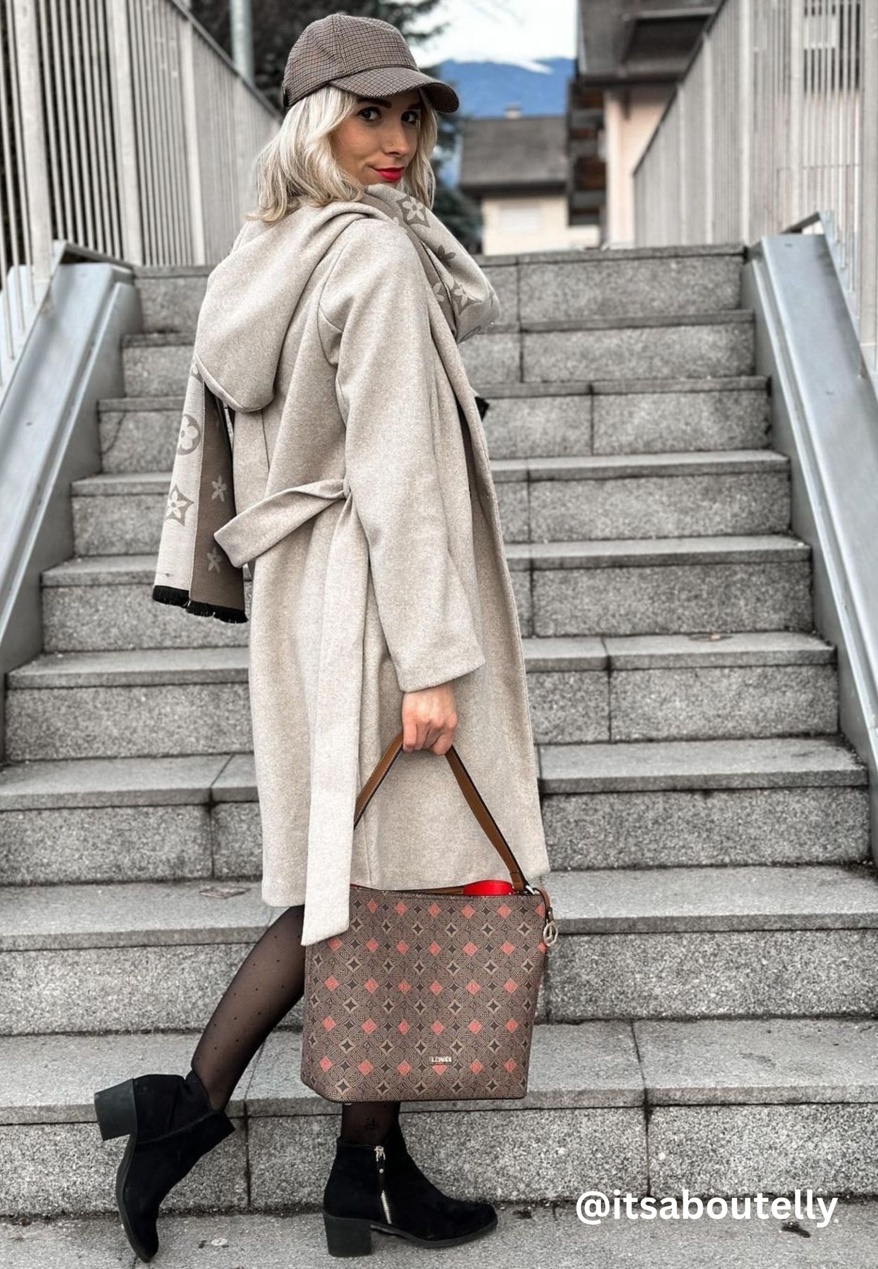 L.CREDI Munich Kiana Hobo