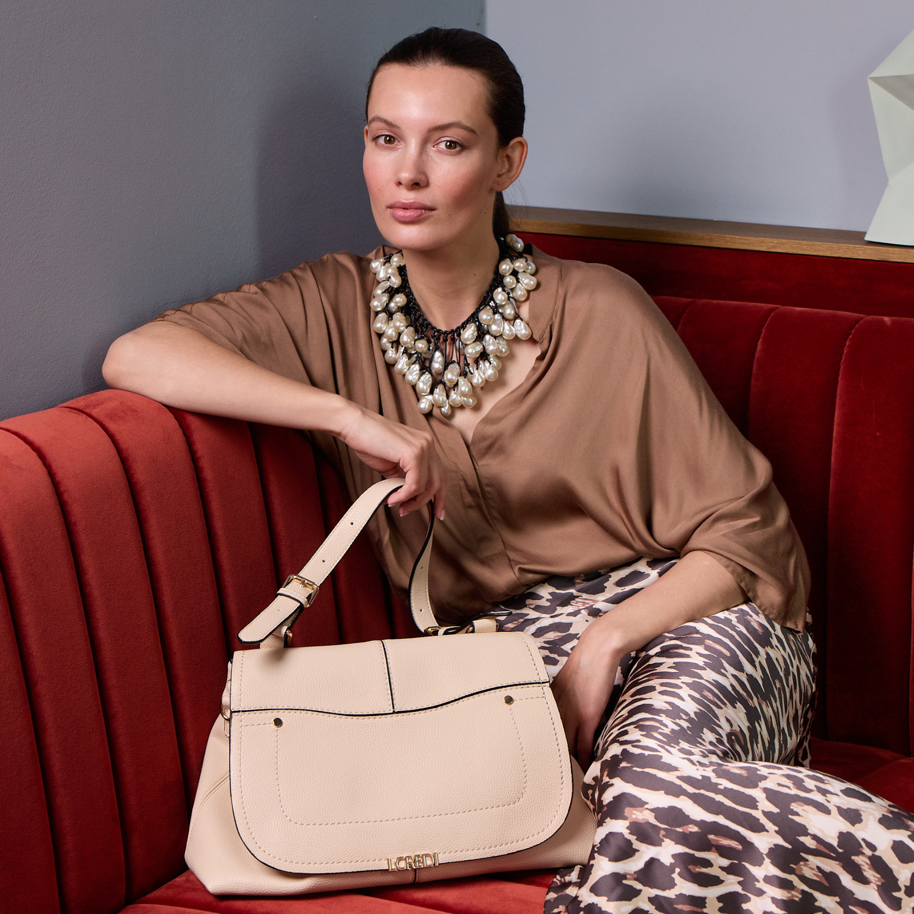 Umhängetasche white sand Ragda Serie